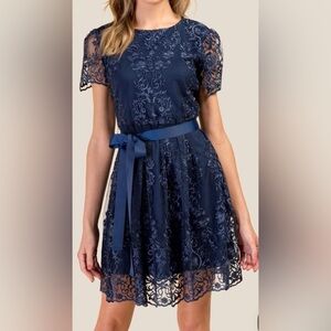 Francesca’s NWT navy lace & organza Women’s dress sz lrg